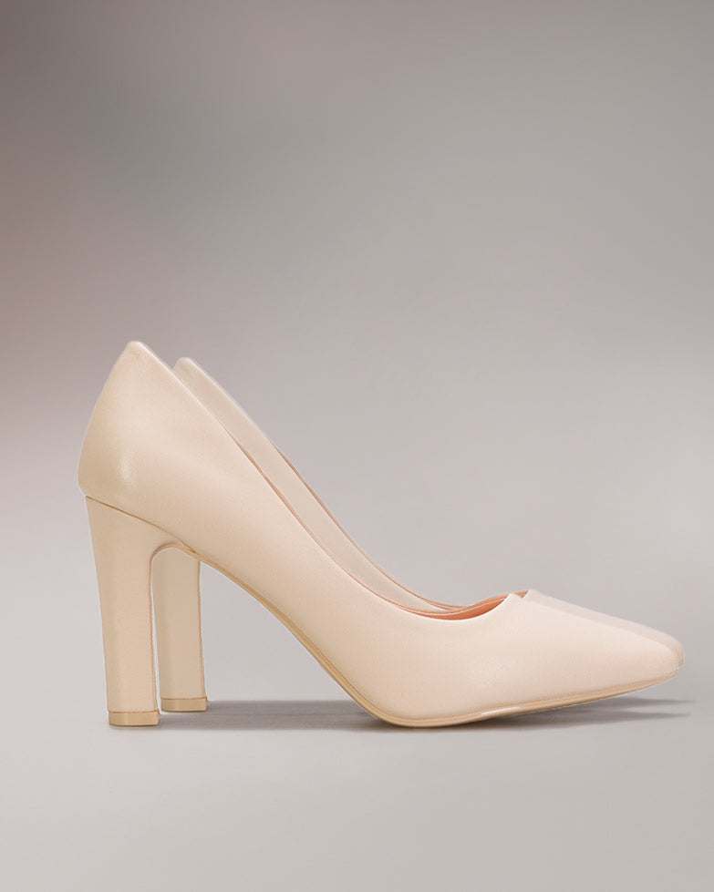 Pantofi dama eleganți cu toc gros bej, din piele întoarsă ecologică, cu vârf ascuțit și toc de 9 cm.