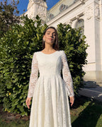 Rochie cununie civila alba midi cu maneci din dantela