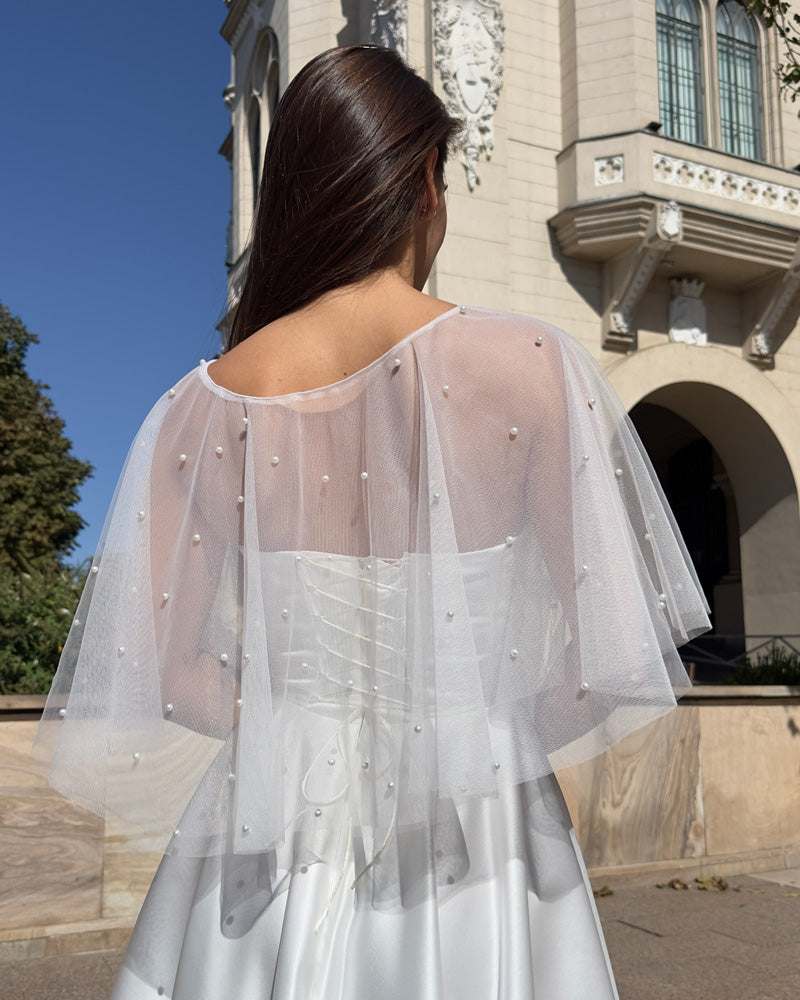 Bolero/cape din tulle cu perle – acoperire delicată pentru rochii de cununie